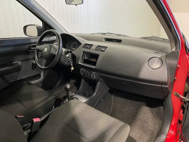 Suzuki swift 1.3 ga 114000km 48-rv-pd - afbeelding 2 van  12