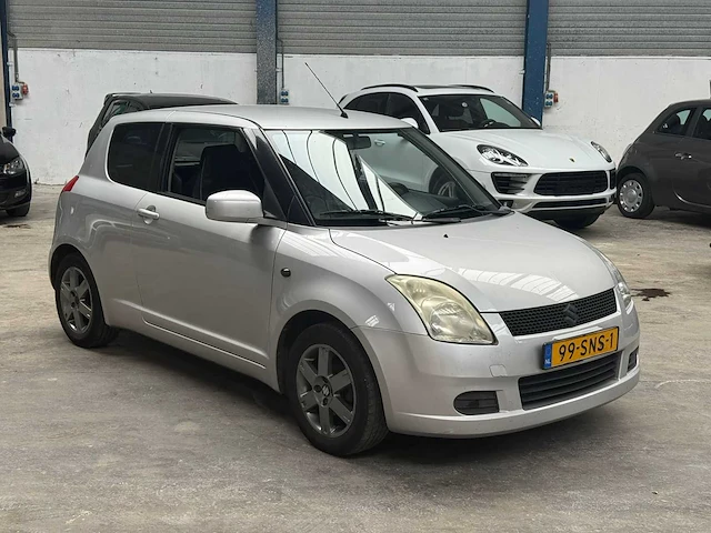 Suzuki swift 1.3 gls, 99-sns-1 - afbeelding 3 van  13