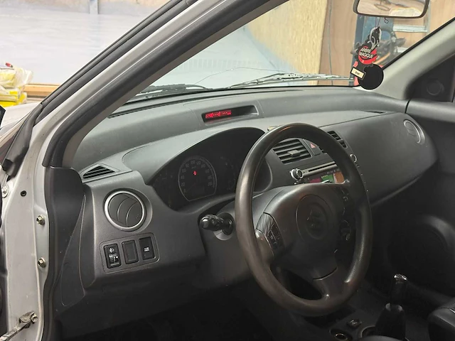 Suzuki swift 1.3 gls, 99-sns-1 - afbeelding 8 van  13