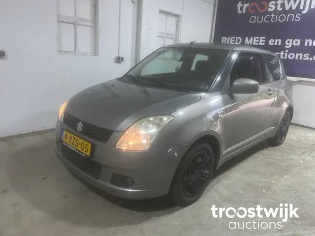 Suzuki swift 1.5 gls, 4-xzs-05 - afbeelding 1 van  16