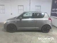 Suzuki swift 1.5 gls, 4-xzs-05 - afbeelding 2 van  16