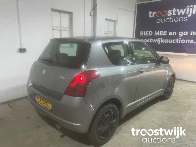 Suzuki swift 1.5 gls, 4-xzs-05 - afbeelding 5 van  16