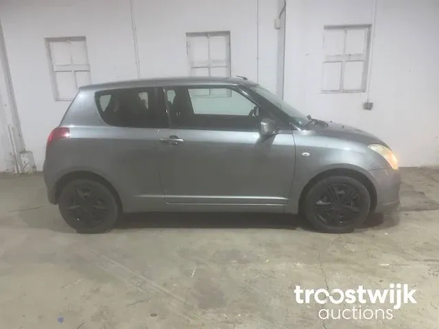 Suzuki swift 1.5 gls, 4-xzs-05 - afbeelding 6 van  16