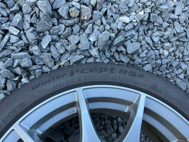 Suzuki swift 2018 winterbanden set - afbeelding 3 van  4