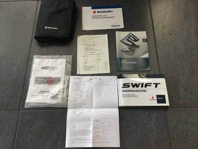 Suzuki swift personenauto - afbeelding 14 van  14