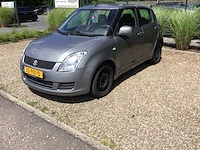 Suzuki swift personenauto - afbeelding 1 van  14