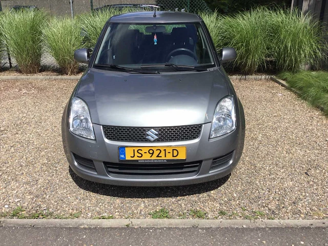 Suzuki swift personenauto - afbeelding 2 van  14