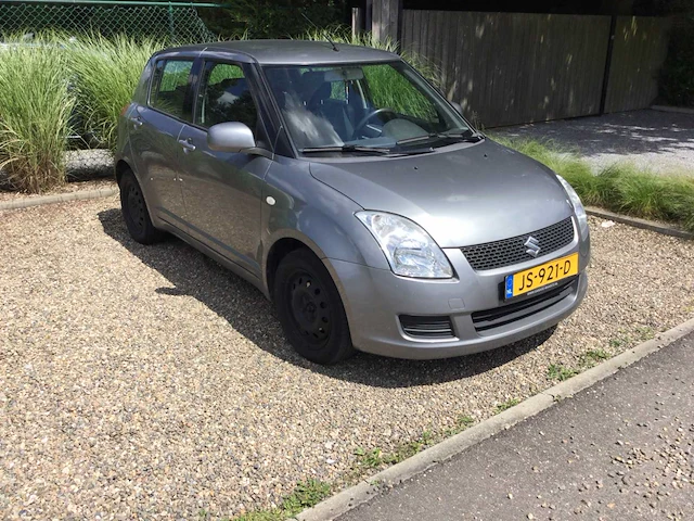 Suzuki swift personenauto - afbeelding 3 van  14