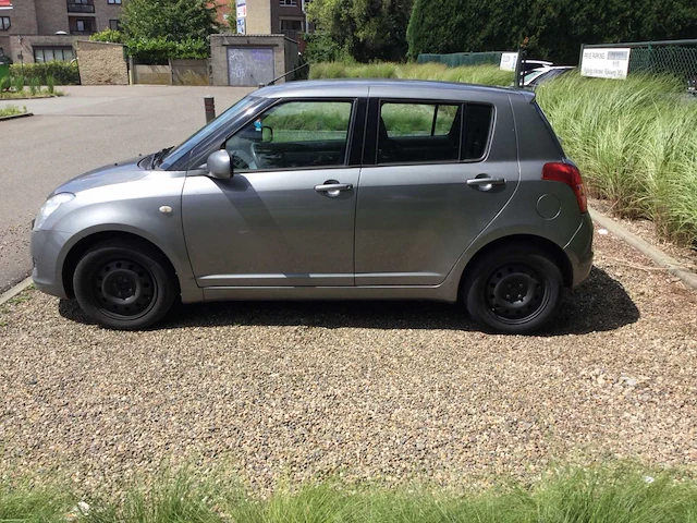 Suzuki swift personenauto - afbeelding 5 van  14