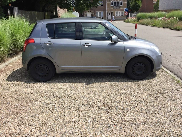 Suzuki swift personenauto - afbeelding 6 van  14