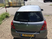 Suzuki swift personenauto - afbeelding 8 van  14