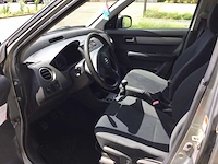 Suzuki swift personenauto - afbeelding 9 van  14