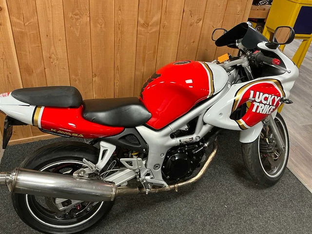 Suzuki tour “lucky strike” 600 motorfiets - afbeelding 11 van  14