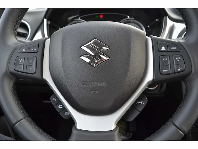 Suzuki vitara 1.5 glx hybrid allgrip pano - personenauto - afbeelding 9 van  21