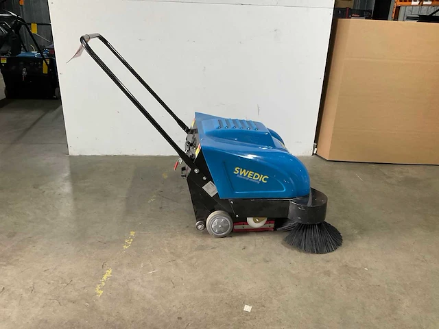 Swedic - 2021 - s-1000 - straatveegmachine - afbeelding 2 van  4