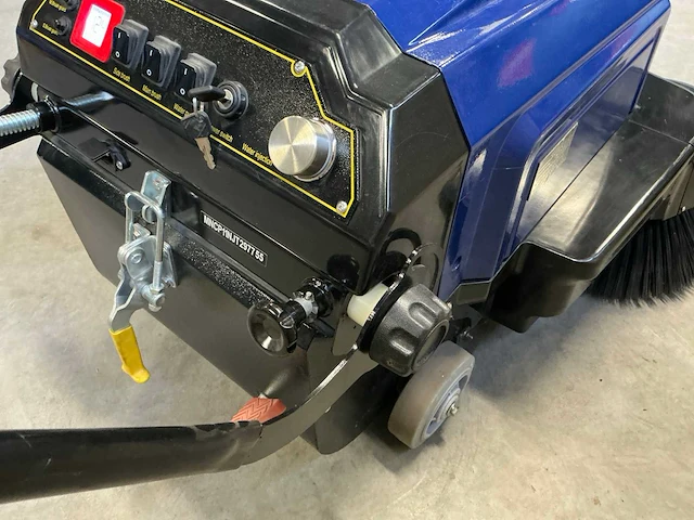 Swedic sd-s-1000 veegmachine - afbeelding 12 van  12