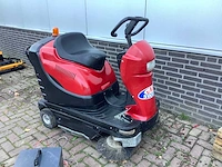 Sweep model 1100 zelfrijdende veegmachine - afbeelding 2 van  8