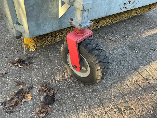 Sweep straatveegmachine - afbeelding 8 van  13