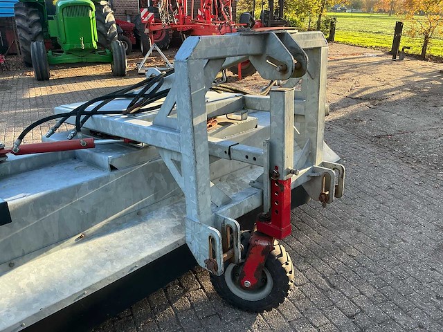Sweep straatveegmachine - afbeelding 5 van  13
