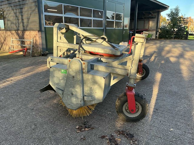 Sweep straatveegmachine - afbeelding 6 van  13