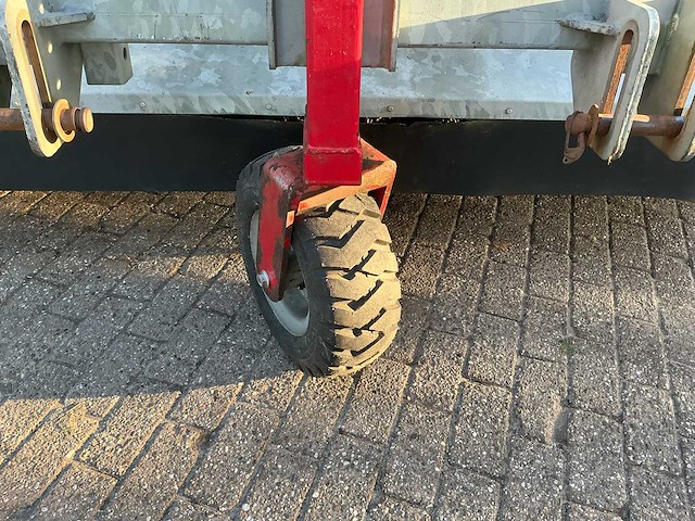 Sweep straatveegmachine - afbeelding 12 van  13