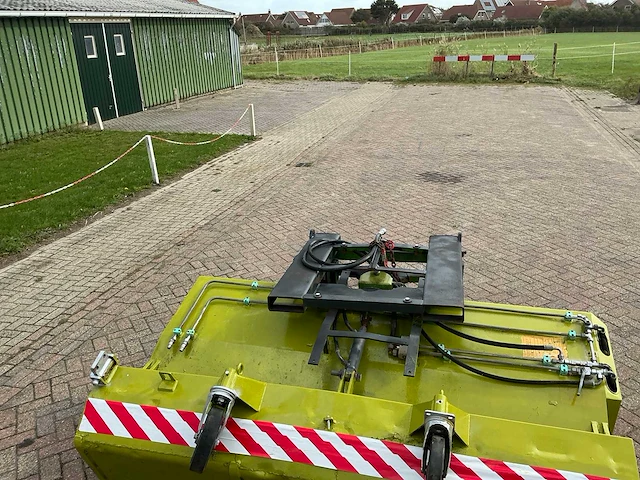 Sweeper ukm straatveegmachine - afbeelding 12 van  12