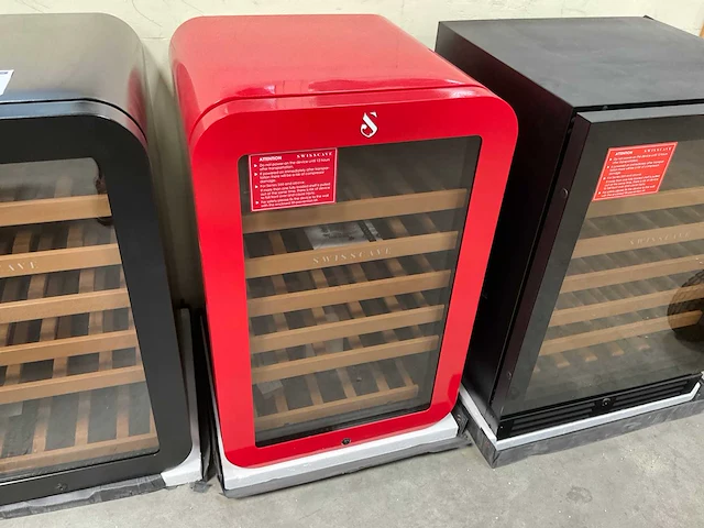 Swisscave wl 120 f red vrijstaande wijnkoelkast - afbeelding 1 van  6
