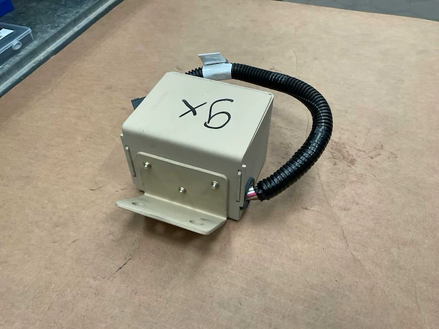 Switch center housing control (9x) - afbeelding 2 van  4