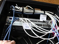 Switch hp 2530 24g. - afbeelding 1 van  2