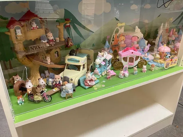 Sylvanian families - display - afbeelding 4 van  4