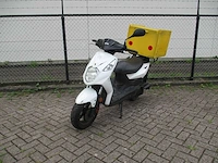 Sym - bezorg bromscooter - x-pro - scooter - afbeelding 4 van  11