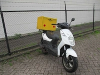 Sym - bezorg bromscooter - x-pro - scooter - afbeelding 7 van  11