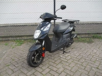 Sym - bezorg bromscooter - x-pro - scooter - afbeelding 2 van  11