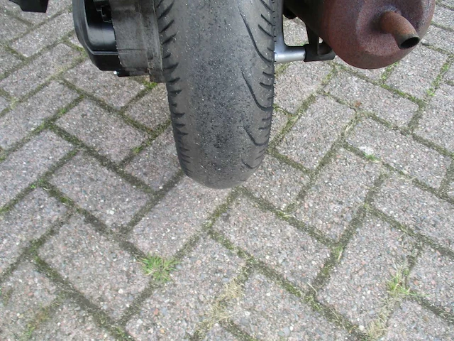 Sym - bezorg bromscooter - x-pro - scooter - afbeelding 9 van  11