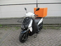 Sym - bezorg bromscooter - x-pro e5 - scooter - afbeelding 4 van  11