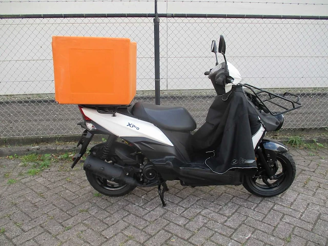 Sym - bezorg bromscooter - x-pro e5 - scooter - afbeelding 8 van  11