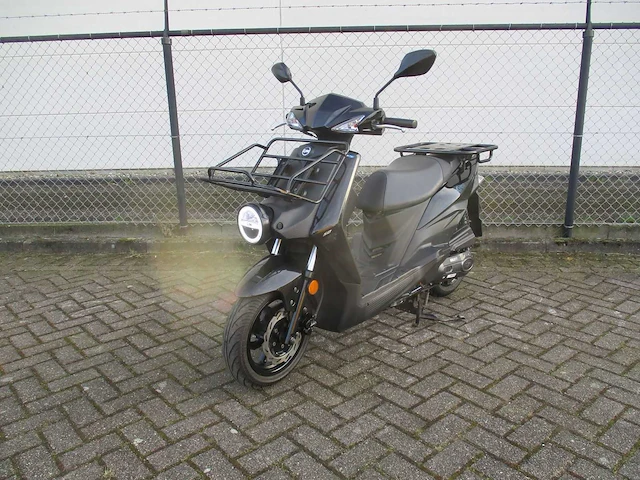 Sym - bezorg bromscooter - x-pro e5 injectie - scooter - afbeelding 4 van  11