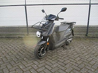 Sym - bezorg bromscooter - x-pro e5 injectie - scooter - afbeelding 4 van  11