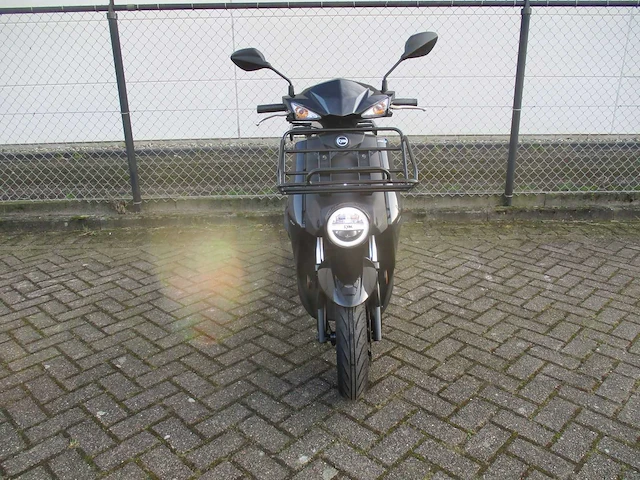 Sym - bezorg bromscooter - x-pro e5 injectie - scooter - afbeelding 5 van  11