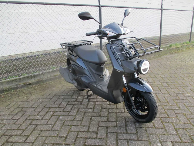 Sym - bezorg bromscooter - x-pro e5 injectie - scooter - afbeelding 7 van  11