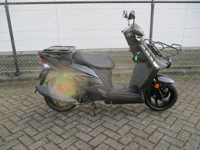 Sym - bezorg bromscooter - x-pro e5 injectie - scooter - afbeelding 8 van  11