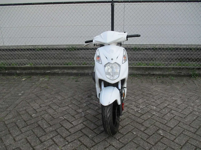 Sym - bezorgbromscooter - x-pro - scooter - afbeelding 6 van  12