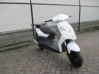 Sym - bezorgbromscooter - x-pro - scooter - afbeelding 8 van  12