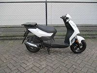 Sym - bezorgbromscooter - x-pro - scooter - afbeelding 9 van  12