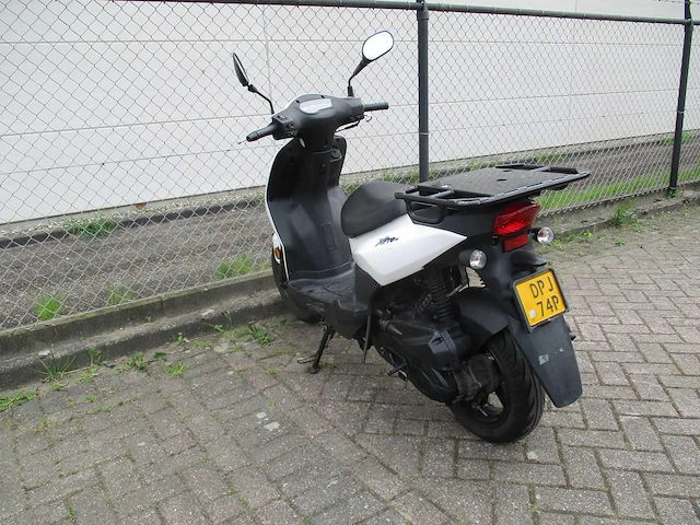 Sym - bezorgbromscooter - x-pro - scooter - afbeelding 2 van  11