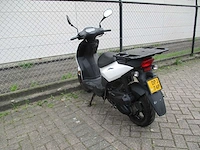 Sym - bezorgbromscooter - x-pro - scooter - afbeelding 2 van  11