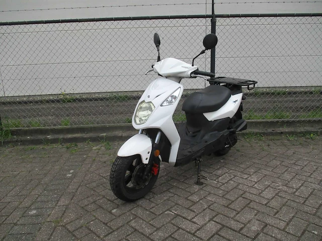 Sym - bezorgbromscooter - x-pro - scooter - afbeelding 4 van  11