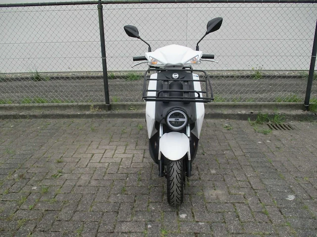 Sym - bezorgbromscooter - x-pro e5 injectie - scooter - afbeelding 5 van  11