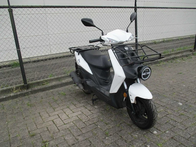 Sym - bezorgbromscooter - x-pro e5 injectie - scooter - afbeelding 7 van  11