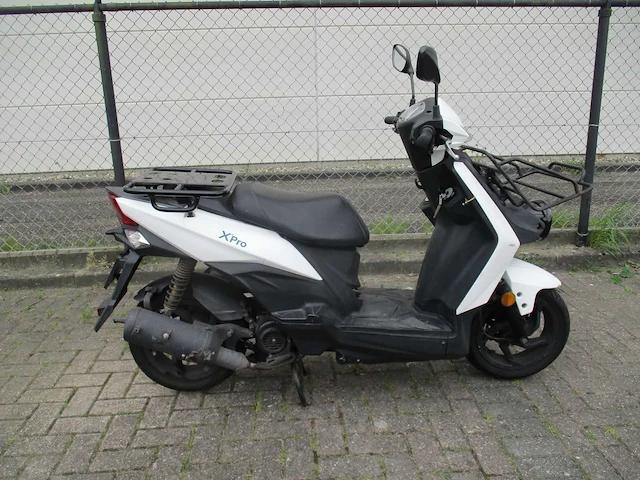 Sym - bezorgbromscooter - x-pro e5 injectie - scooter - afbeelding 8 van  11
